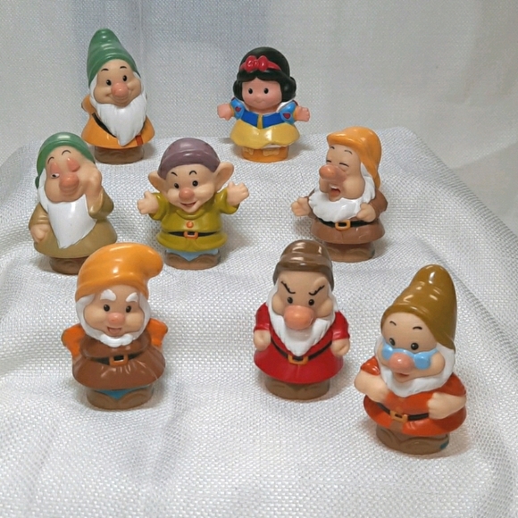Fisher-Price Other - Fisher Price Little People Snow White & 7 Dwarfs